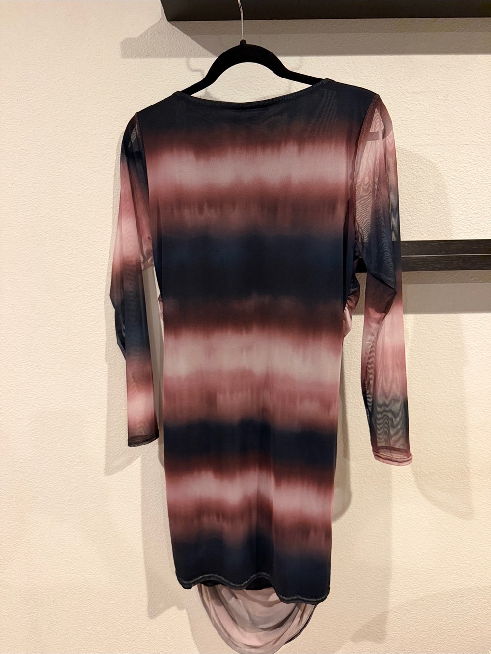BooHoo NWT Ruched Mesh Bodycon Dress in Pink and Navy - Picture 3 of 6